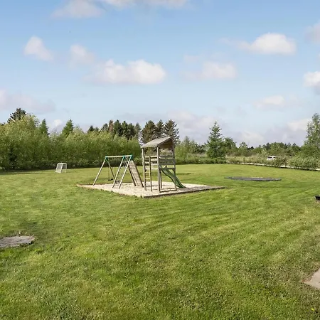 9 Bedroom Stunning In Glesborg Glesborg