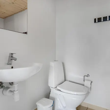 Ferienhaus 9 Bedroom Stunning In Glesborg