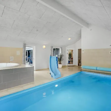 9 Bedroom Stunning In Glesborg Glesborg