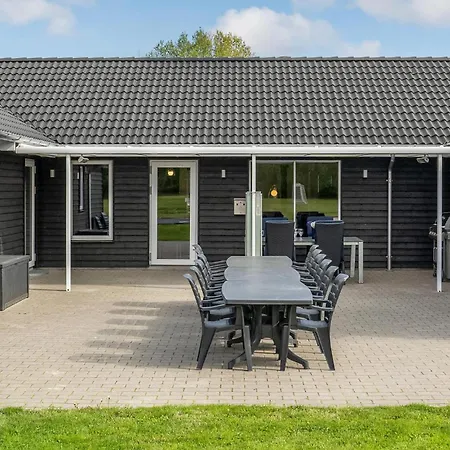 Feriehus Front In With Sauna