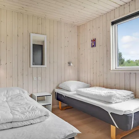 9 Bedroom Stunning In Glesborg *