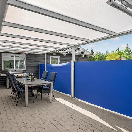 9 Bedroom Stunning In Glesborg Ferienhaus