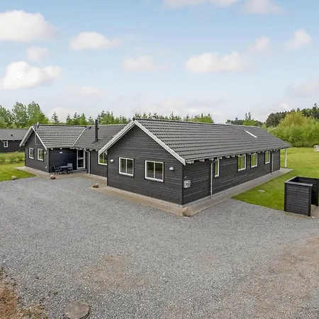 Feriehus Front In With Sauna *
