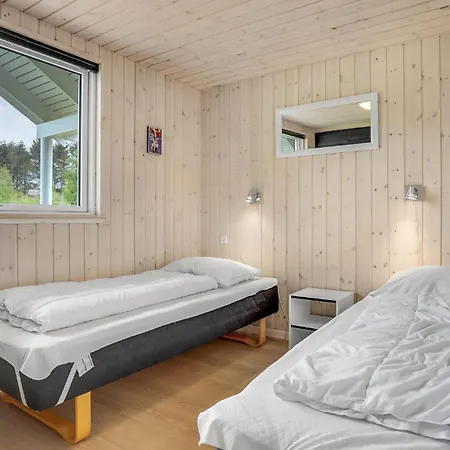 Front In With Sauna Feriehus Glesborg