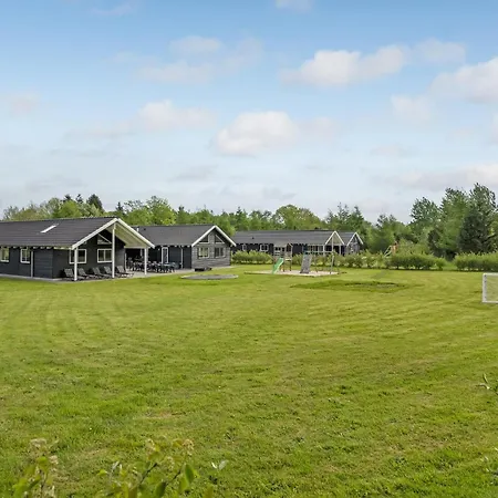 9 Bedroom Stunning In Glesborg * Glesborg