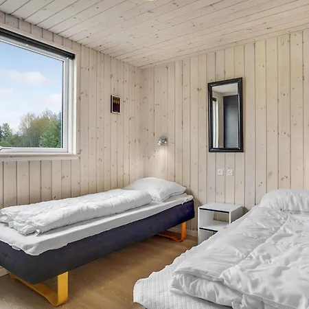 Front In With Sauna Feriehus *