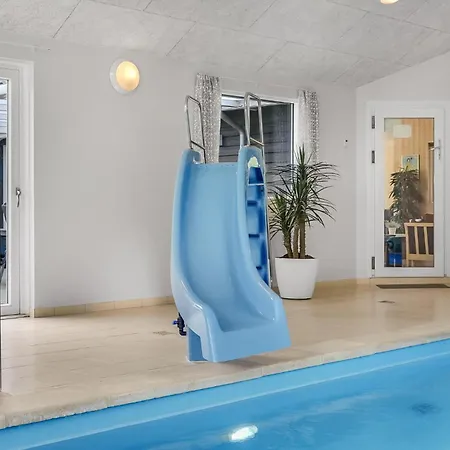 Front In With Sauna *