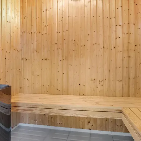 Front In With Sauna * Glesborg