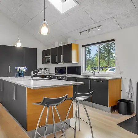 9 Bedroom Stunning In Glesborg