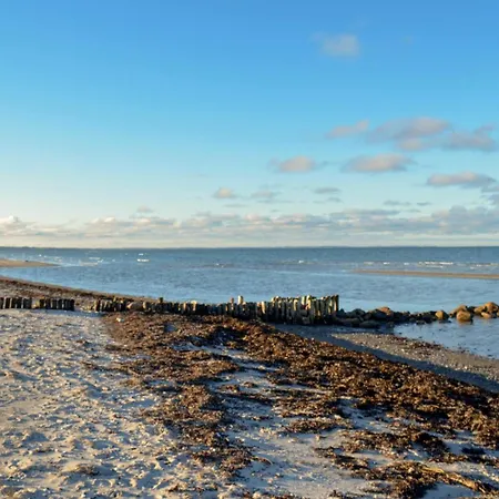 9 Bedroom Stunning In Glesborg Ferienhaus